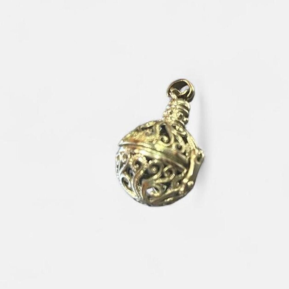 Dainty Silver Filigree Globe Pendant Diffuser